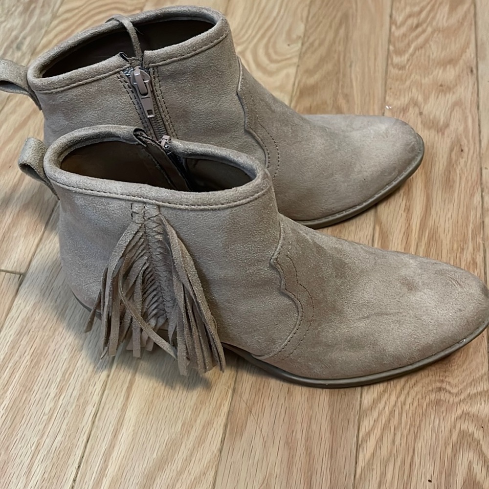 Cupid tan fringe boots